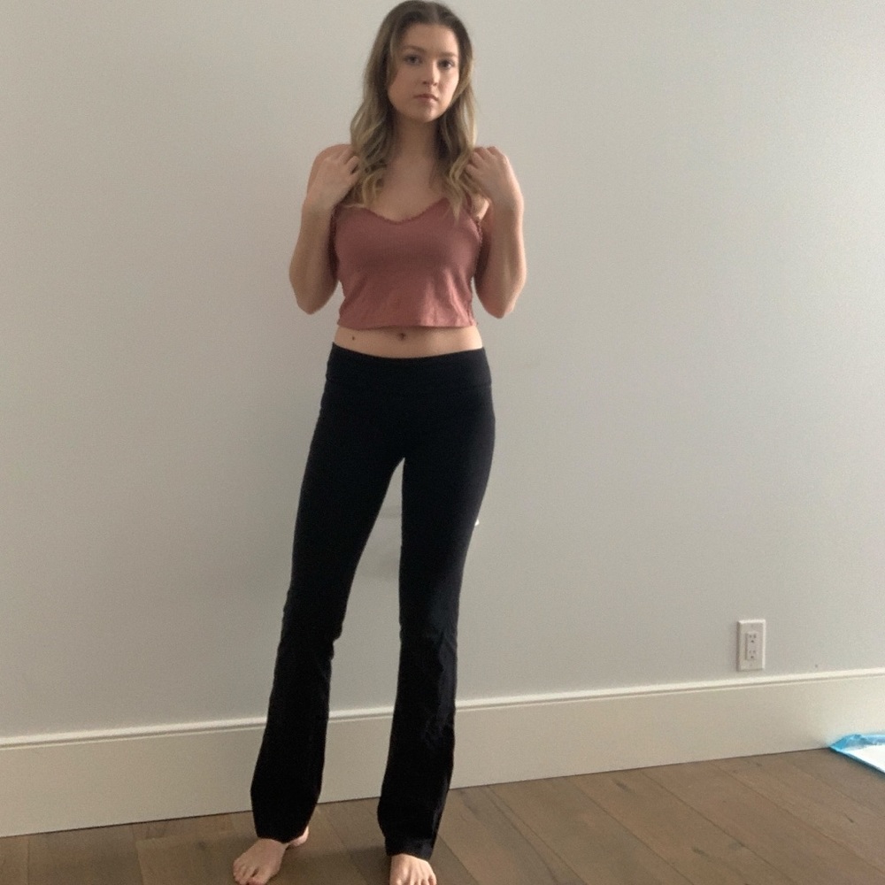 Yoga pants / flared leggings